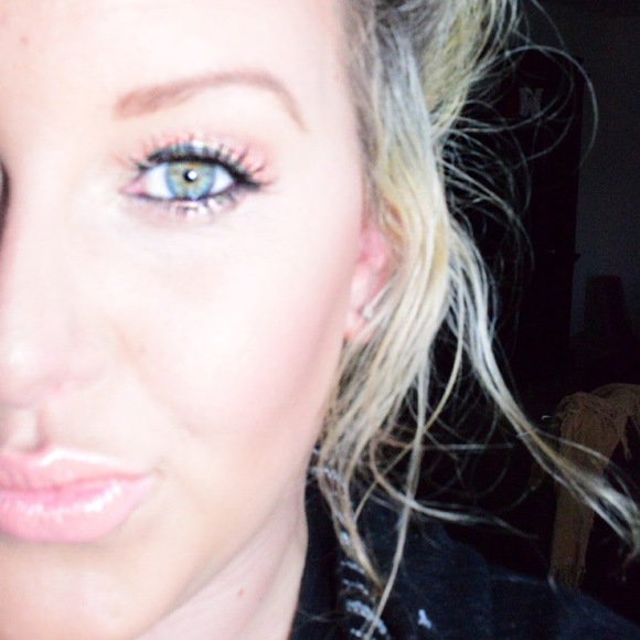 Meet your Posher, Heather - Picture 1 of 1